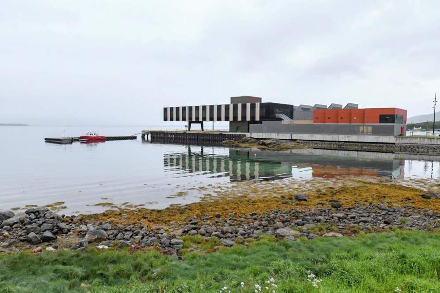 Holmen Industripark, bygget av Øksnes Entreprenør. Vinner av Beste Bygg i Nord 2019. 