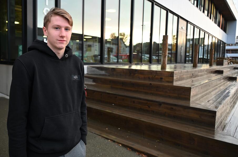 Marcus Solvik Helmersen er 1. års elev ved NESO Lærlingeskole, og den eneste på kullet som har valgt å bli mur- og flisleggerfaget. Foto: Marianne Steffensen Kielland Marcus Solvik Helmersen er 1. års elev ved NESO Lærlingeskole, og den eneste på kullet som har valgt å bli mur- og flisleggerfaget. Foto: Marianne Steffensen Kielland