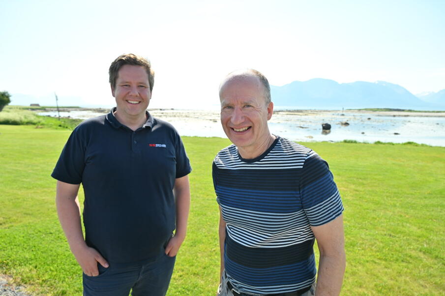 Daglig leder Andreas Einejord i Sortland Entreprenør og daglig leder i Karstein Kristiansen Entreprenør samarbeider om å bygge romhavn for Andøya Spaceport. Daglig leder Kjetil Rønning Hansen (til venstre) i KKE og daglig leder Andreas Einejord i SE har etablert fellesprosjektet SEKK, som krever tett samarbeid for administrasjonene.